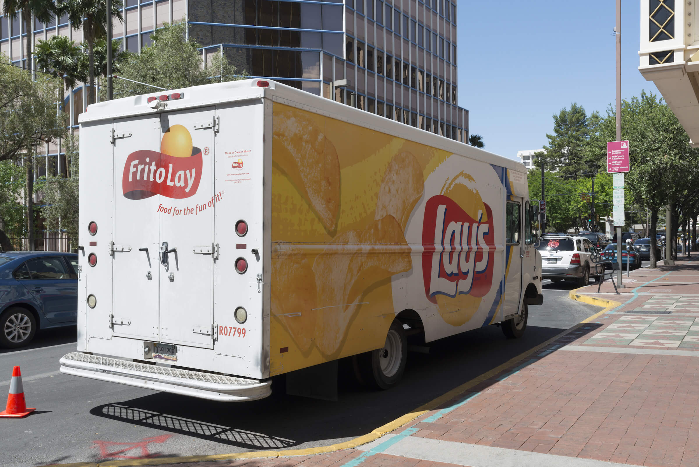 lays chips truck