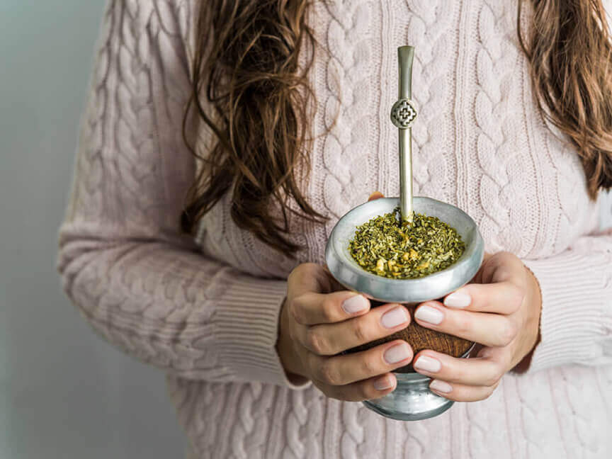 <h3 class='heading-large'>Sip, Savor, and Share</h3><p>As yerba mate enthusiasts, we delight in its ritualistic sipping, cherishing the camaraderie it fosters as we pour and share mate with others.</p>