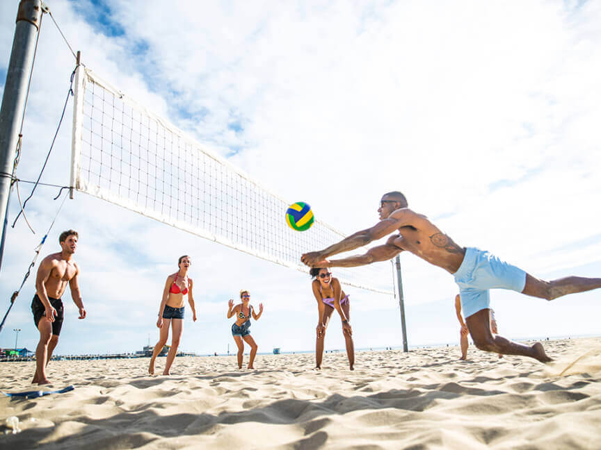 <h3 class='heading-large'>Made for the Game</h3><p>Most of our colleagues are beach volleyball players - and often run into each other on the sand.</p>