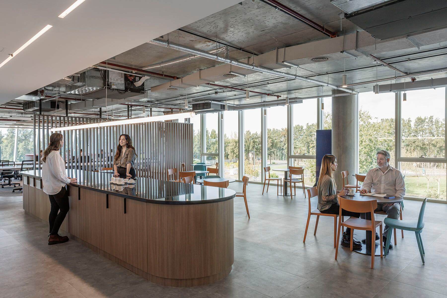 <h3 class='heading-large'>Our Consulting Services</h3><p>Vivaldi Buenos Aires operates at the intersection of brand strategy and innovation. We lead projects in customer experience transformation, go-to-market strategy, digital reinvention, and AI use case development for brand, content, and marketing impact.</p>